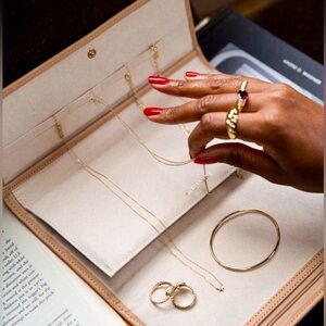 Mejuri Leather Trifold Jewelery Wallet Case